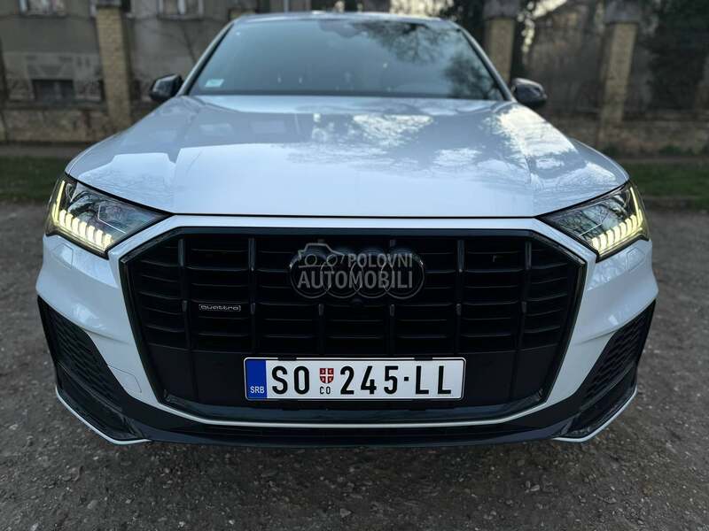 Audi Q7 Virt Matrix 50 TDI