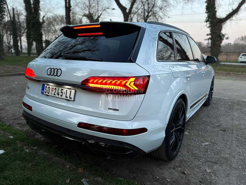 Audi Q7 Virt Matrix 50 TDI