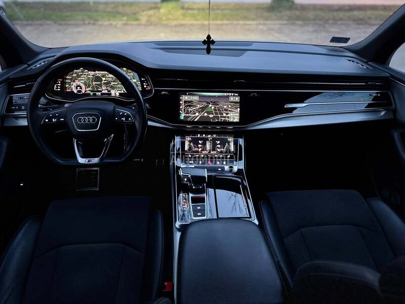 Audi Q7 Virt Matrix 50 TDI