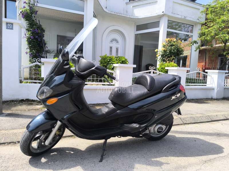 Piaggio x9
