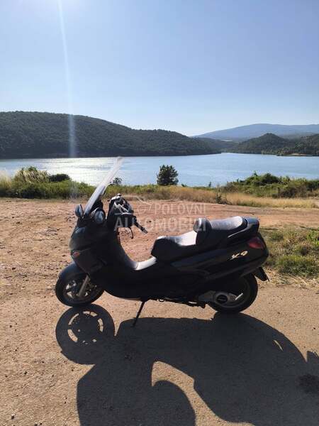 Piaggio x9