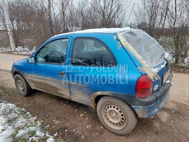 Opel Corsa C 1.0 1998. god. -  kompletan auto u delovima