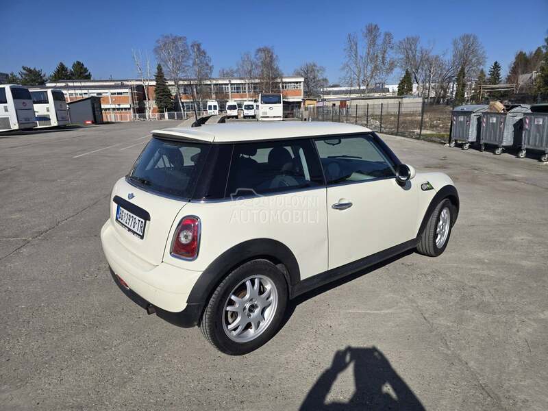 MINI One 