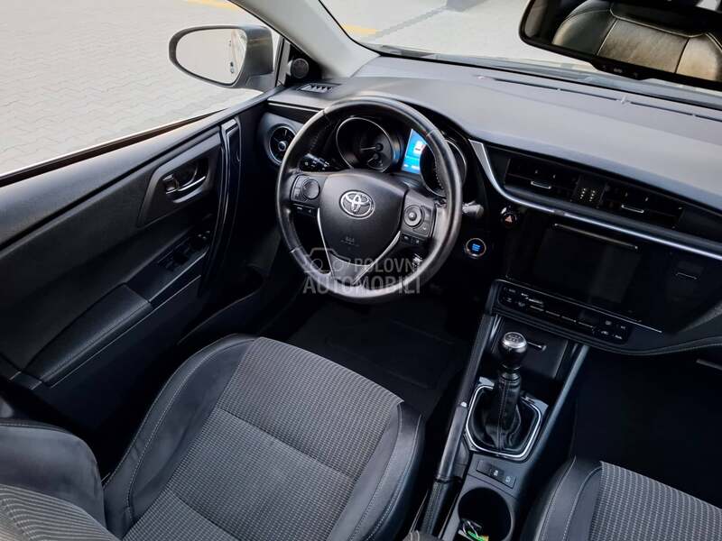 Toyota Auris 