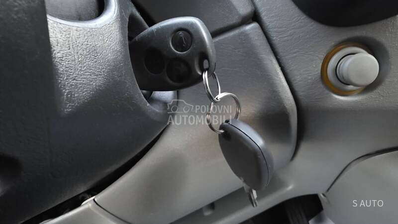 Renault Trafic KREDlTl BEZ UCESCA