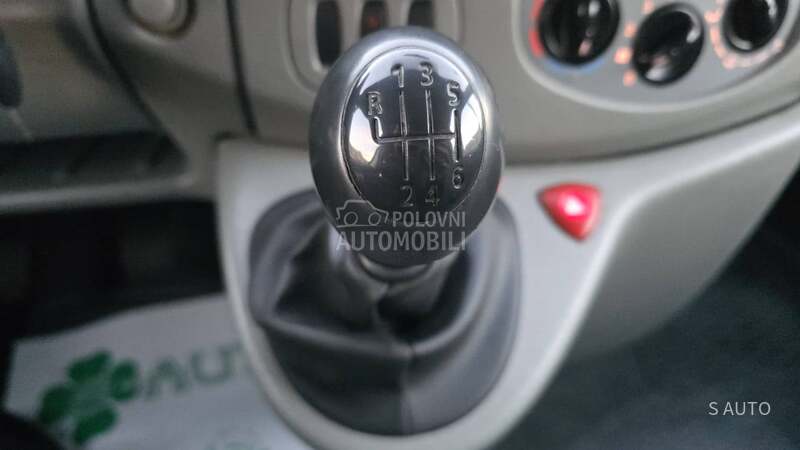 Renault Trafic KREDlTl BEZ UCESCA