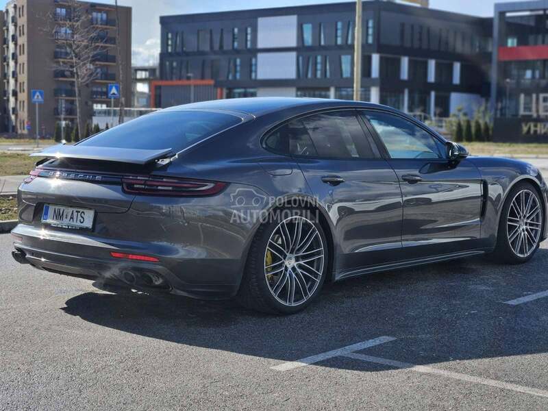 Porsche Panamera 