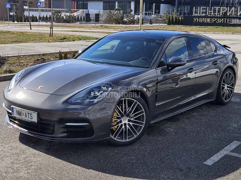 Porsche Panamera 