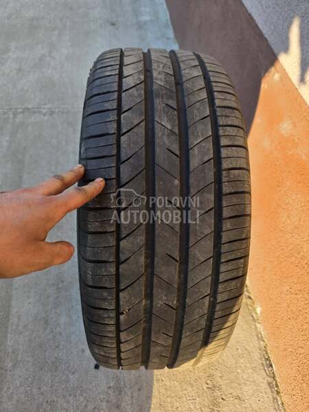 Kumho 245/45 R18 Letnja