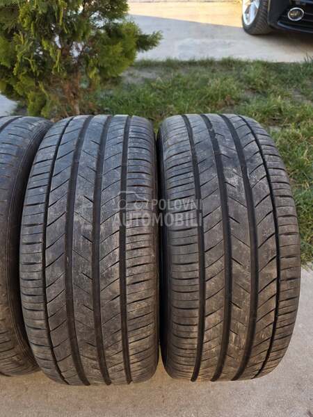 Kumho 245/45 R18 Letnja