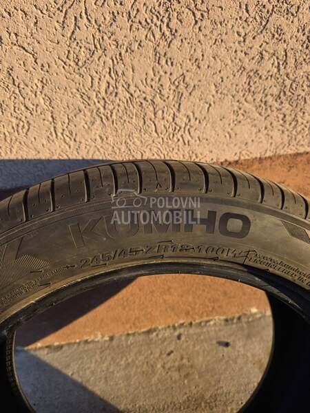 Kumho 245/45 R18 Letnja