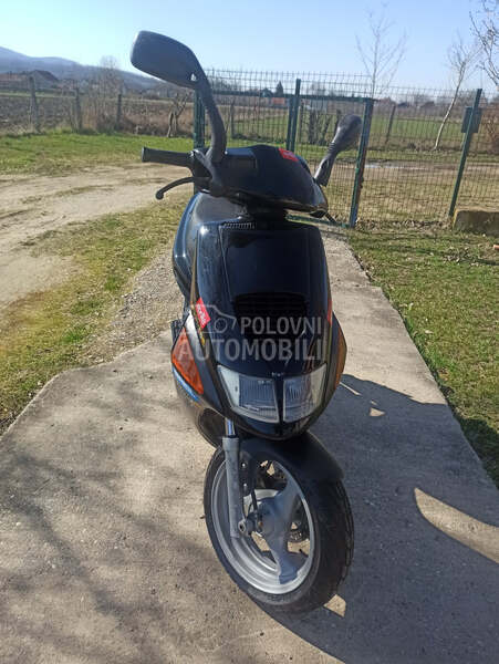Aprilia sr