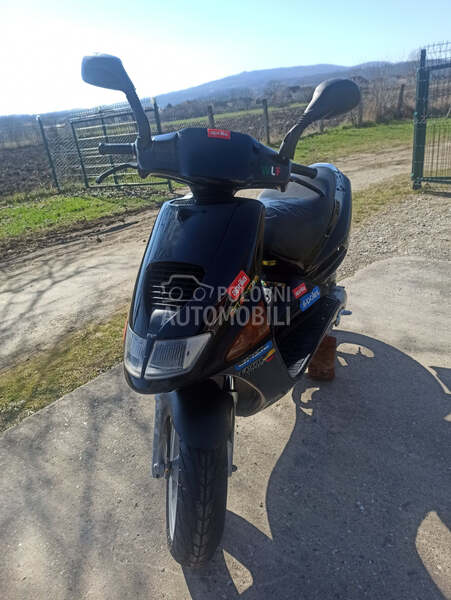 Aprilia sr