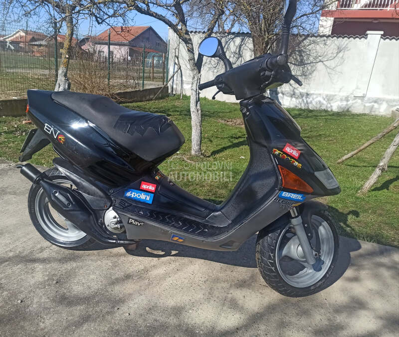 Aprilia sr