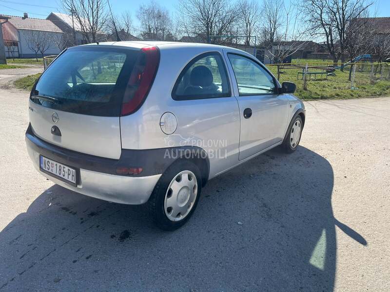 Opel Corsa C 1.0i 12V