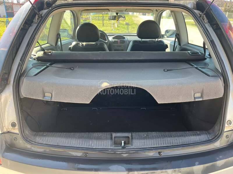 Opel Corsa C 1.0i 12V