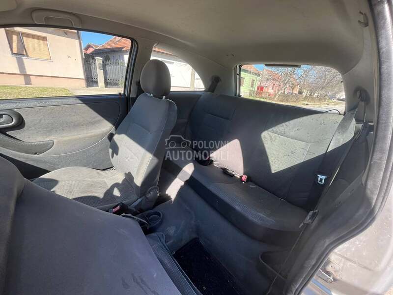 Opel Corsa C 1.0i 12V
