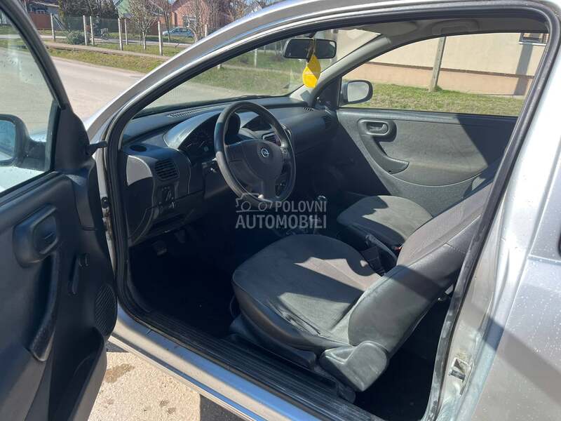 Opel Corsa C 1.0i 12V