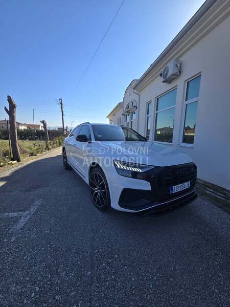 Audi Q8 