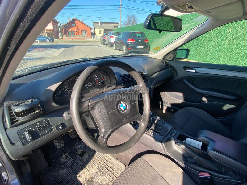 BMW 318 E46