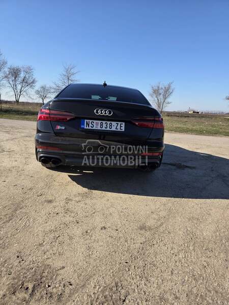 Audi S6 