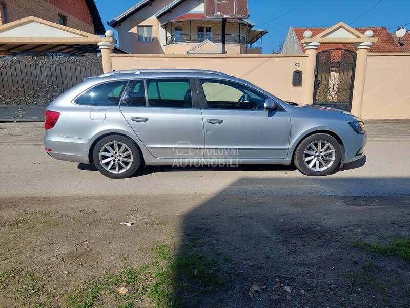 Škoda Superb 