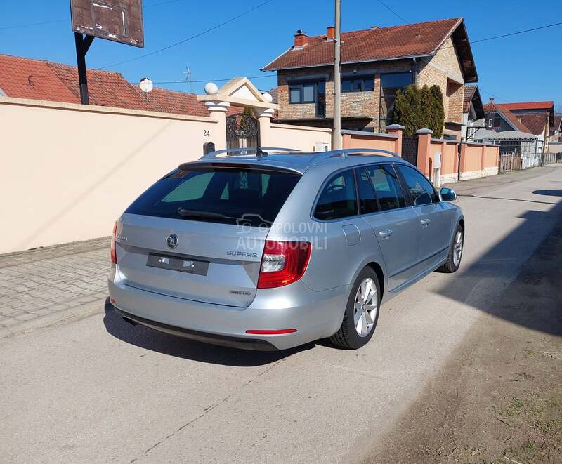 Škoda Superb 