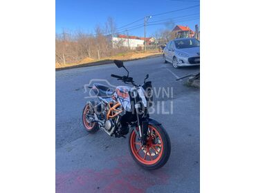 KTM duke 390 reg carbon