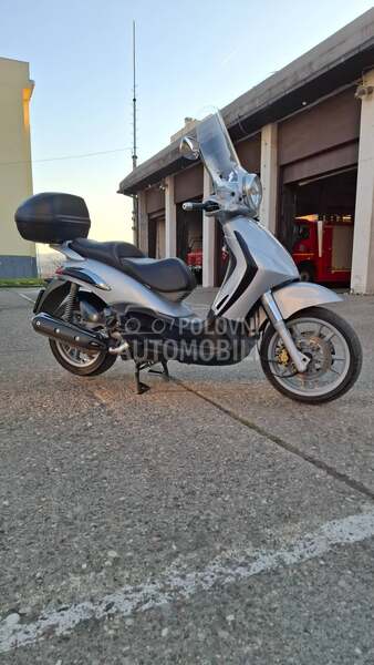 Piaggio Beverly 500