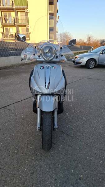 Piaggio Beverly 500