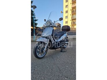 Piaggio Beverly 500