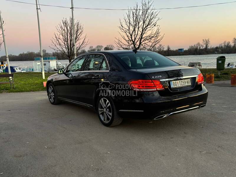 Mercedes Benz E 220 CDI