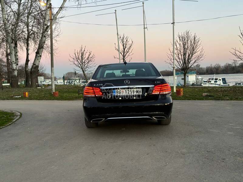 Mercedes Benz E 220 CDI