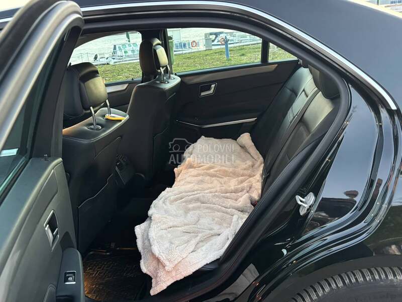 Mercedes Benz E 220 CDI