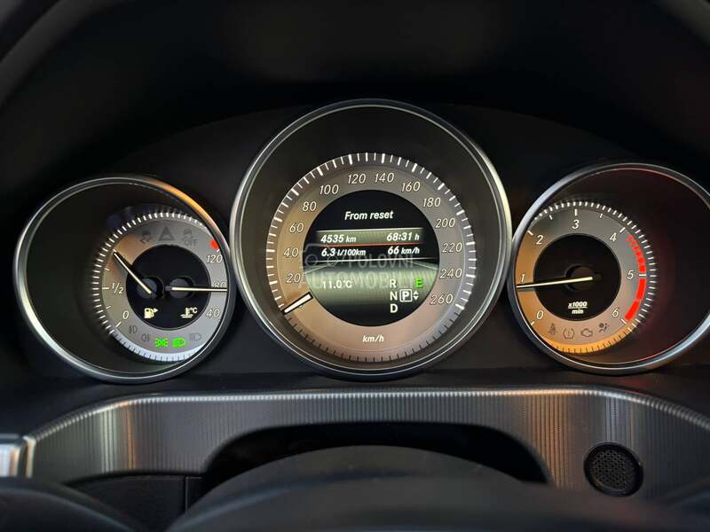 Mercedes Benz E 220 CDI