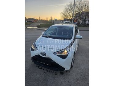 Toyota Aygo 1.0B N.A.V.I