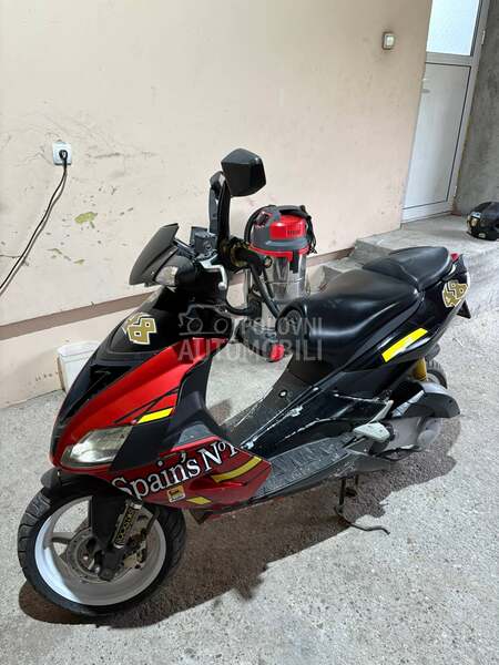Aprilia sr