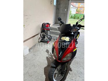 Aprilia sr