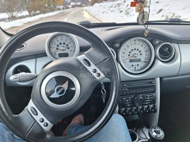 MINI Cooper 1.6