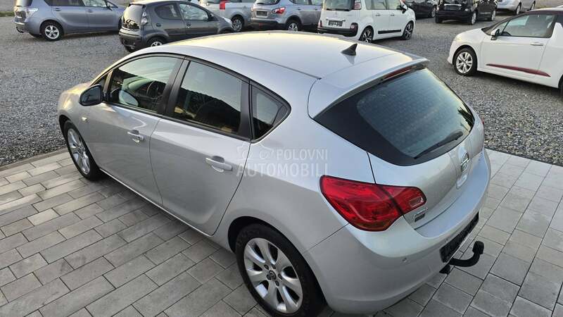 Opel Astra J N.A.V.I