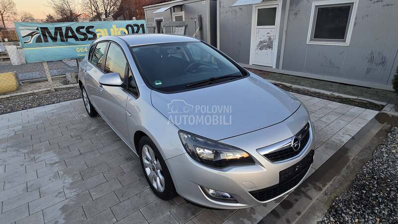 Opel Astra J N.A.V.I