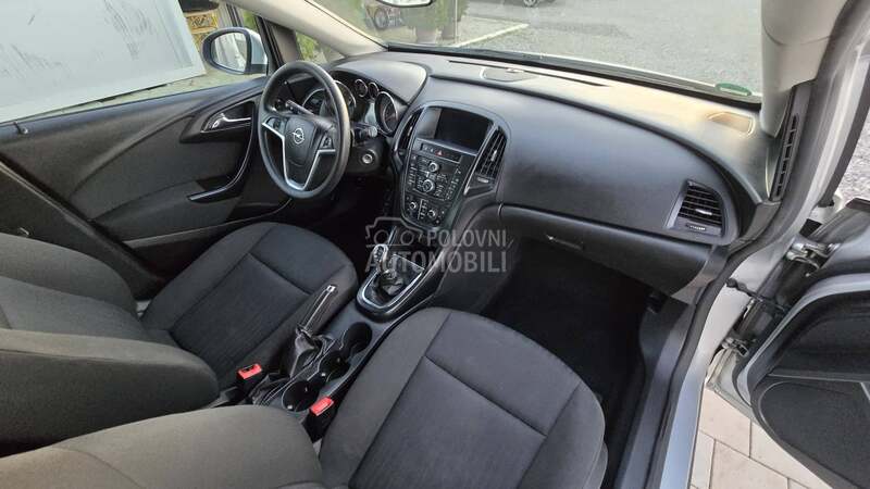 Opel Astra J N.A.V.I