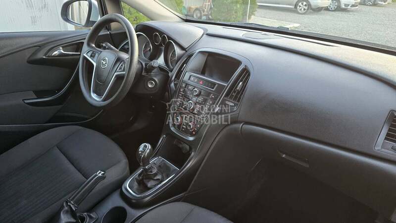 Opel Astra J N.A.V.I