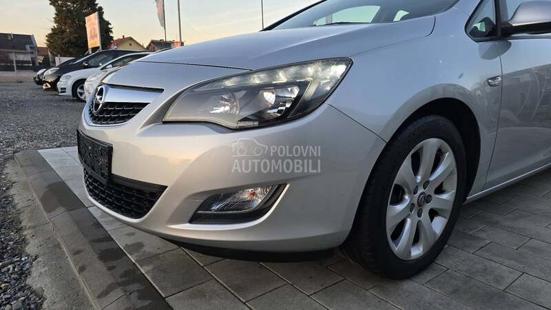 Opel Astra J N.A.V.I