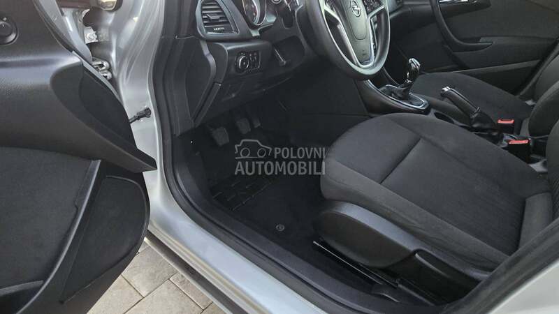 Opel Astra J N.A.V.I