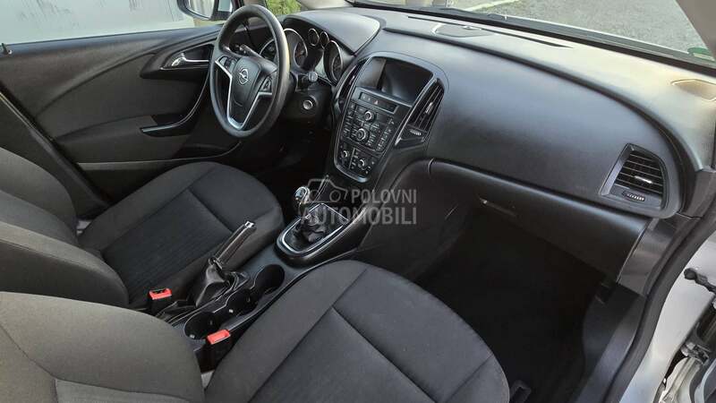 Opel Astra J N.A.V.I