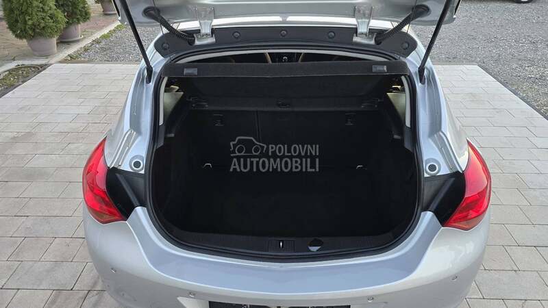 Opel Astra J N.A.V.I