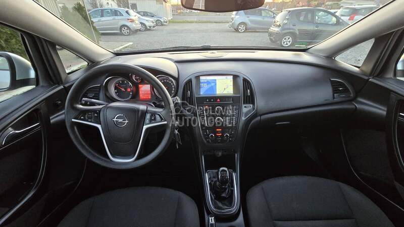 Opel Astra J N.A.V.I