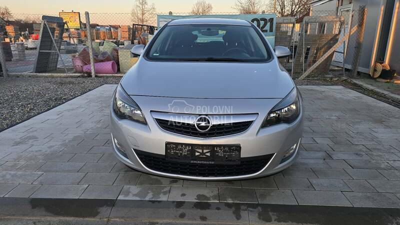 Opel Astra J N.A.V.I