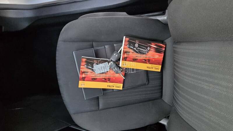 Opel Astra J N.A.V.I